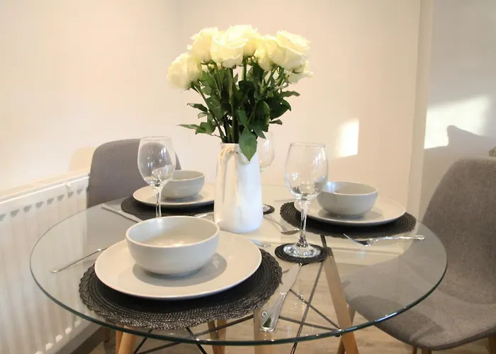 Modern Harrogate Centre Apartment