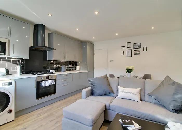 Modern Harrogate Centre Apartment