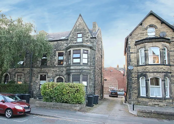 Modern Harrogate Centre Apartment
